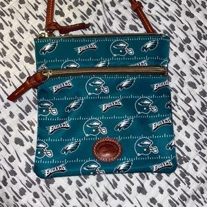 Brand new dooney & bourke eagles crossbody